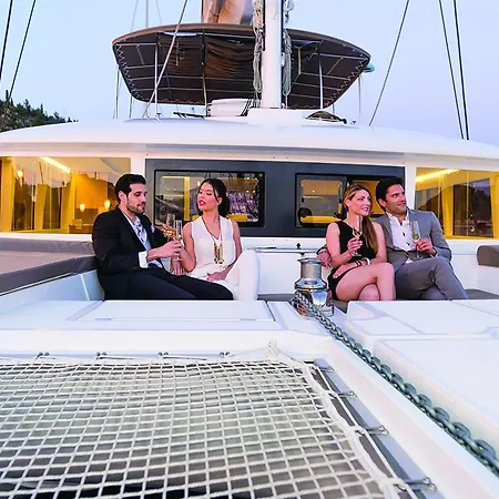 Catamarano Mauticat Bateau-hôtel Pescara