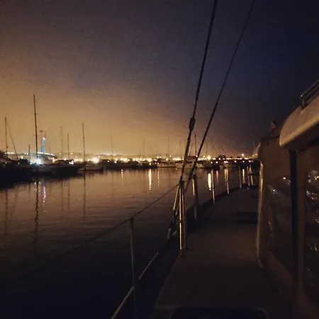 Catamarano Mauticat Bateau-hôtel Pescara