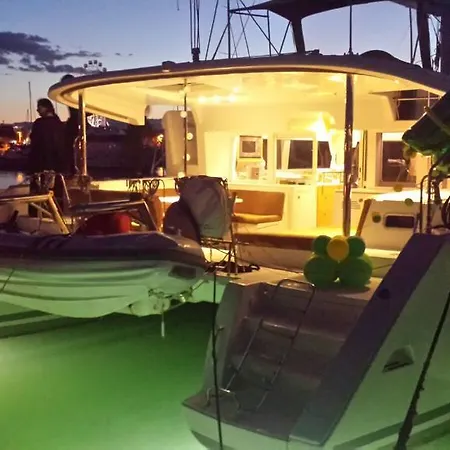 Catamarano Mauticat