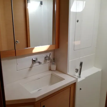 Catamarano Mauticat