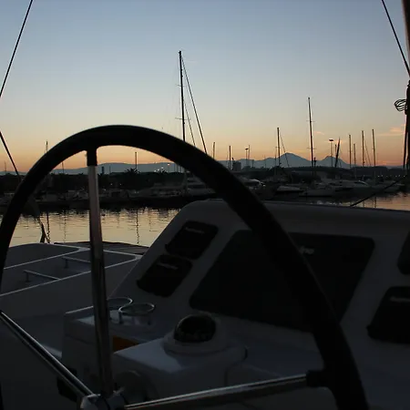 Bateau-hôtel Catamarano Mauticat Pescara